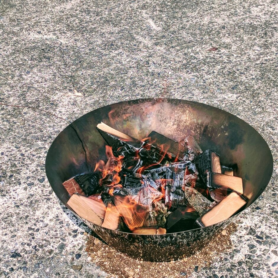 無煙炭化器を利用した整流炭のつくり方 – Web Ecopure